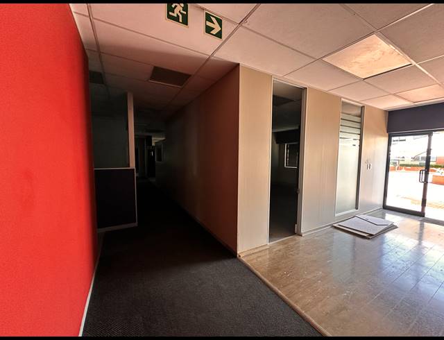 388M² OFFICE TO LET IN PARKTOWN